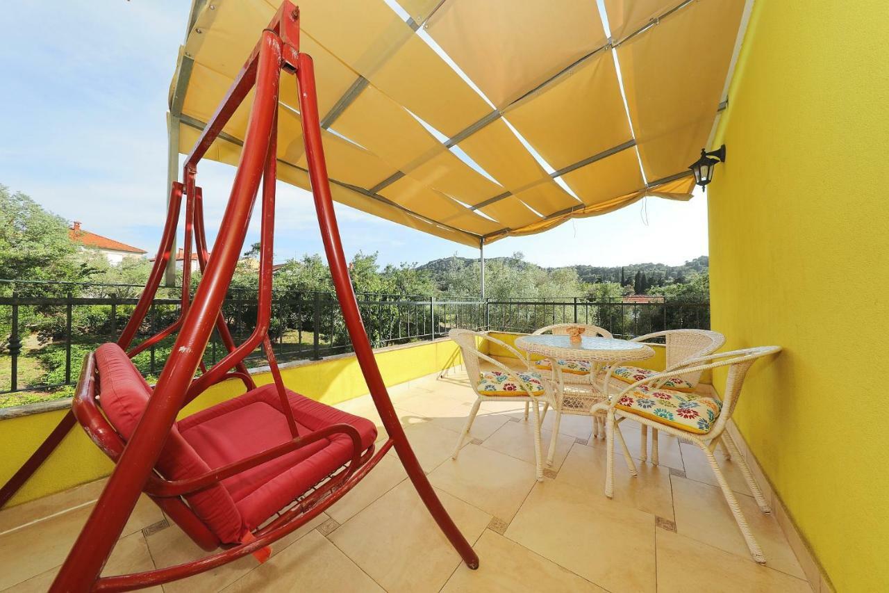 Senkini Dvori Apartment Sutomiscica Exterior photo